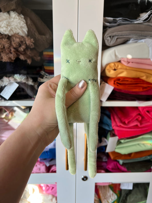 Sage Kitty Long Legs