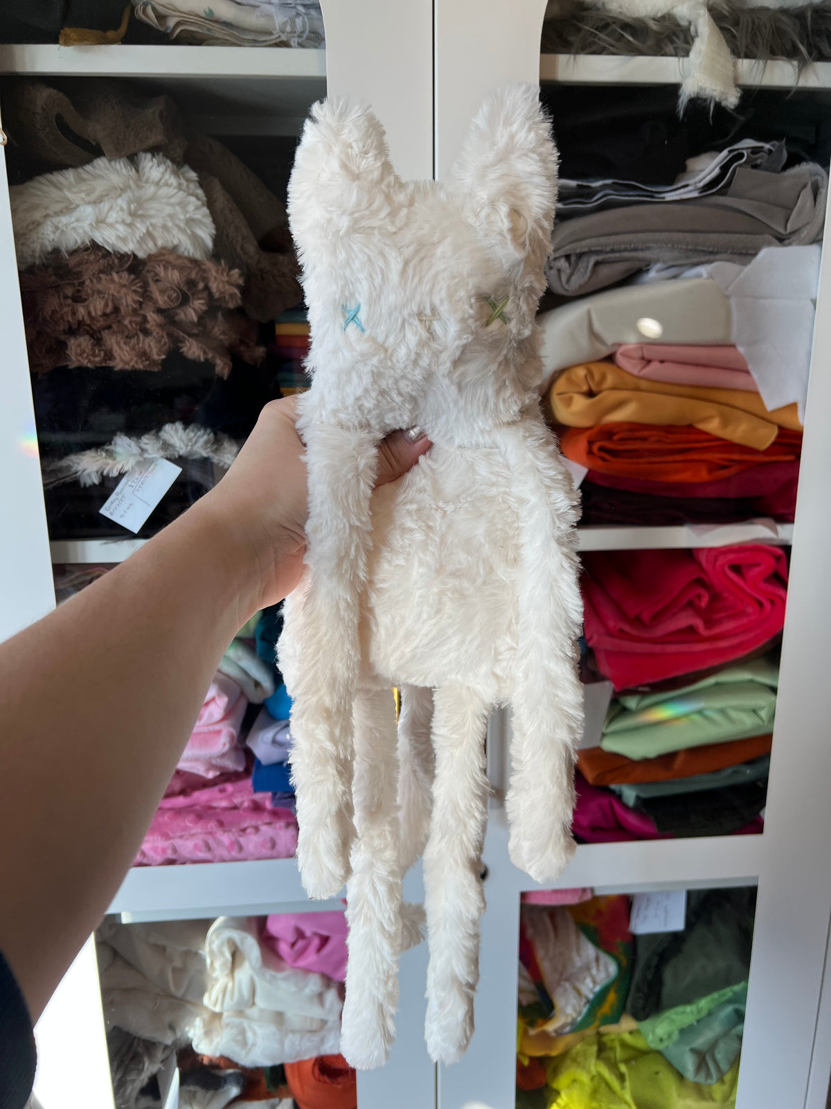 White Kitty Long Legs